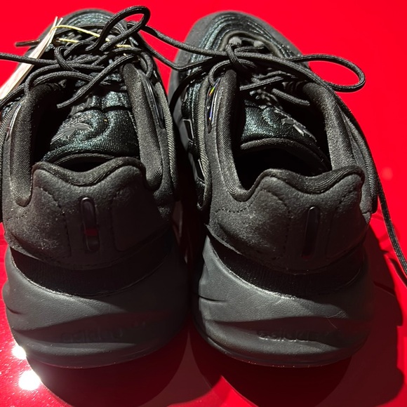 Adidas Black Athletic Shoes with Futuristic Design - Picture 4 of 6